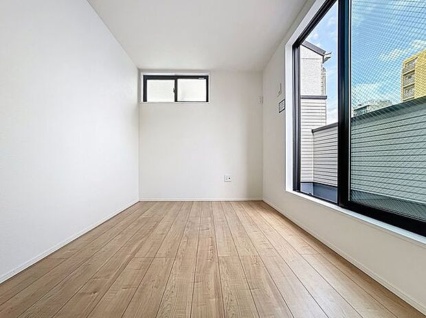 「心地よい空間」ほっと一息つけるような、安心して寛げる雰囲気の空間です。シンプルな内装は、時が経ちニーズが変わっても、フレキシブルに活用頂けます。