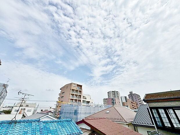 「眺望」心地よい風を感じながら、青空を眺め一息つくことのできる住空間です。