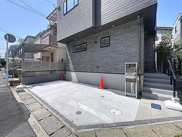 「カースペース」駐車スペースがあるので、お子様の自転車やバイク置き場にするスペースとしてもご利用いただけます。