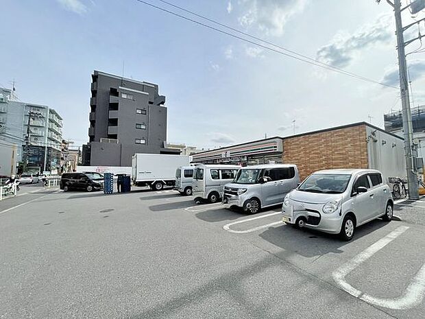 徒歩7分。セブンイレブン葛飾亀有1丁目店 500m