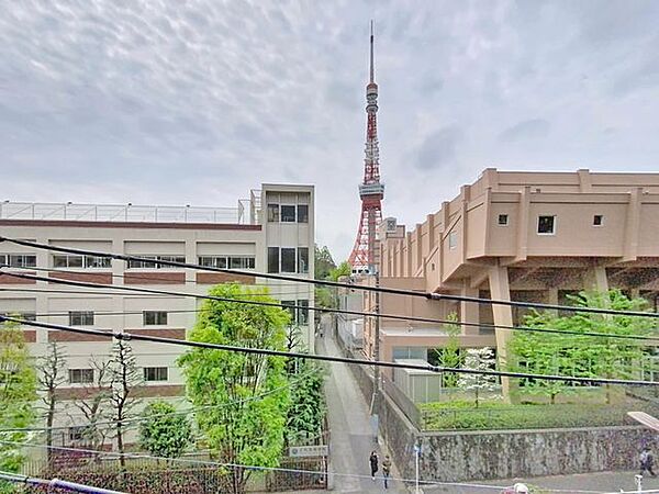 「眺望」穏やかな街並みを一望しながら、爽やかな風と柔らかく降り注ぐ陽光を感じて頂けます。