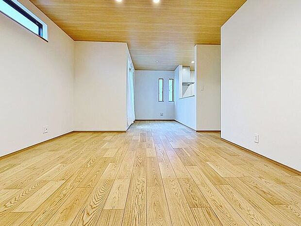 「寛ぎの空間・16.8帖リビング」毎日過ごす場所だからこそ、飽きのこないデザインが大事。本当に欲しい「寛げる空間」を実感して頂けます。