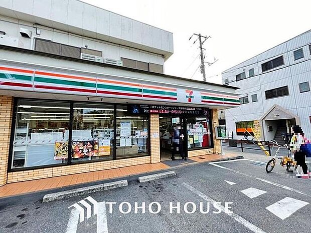 セブンイレブン市川宝店 158m