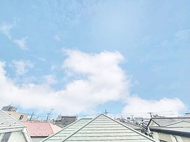 「眺望」穏やかな街並みを一望しながら、爽やかな風と柔らかく降り注ぐ陽光を感じて頂けます。