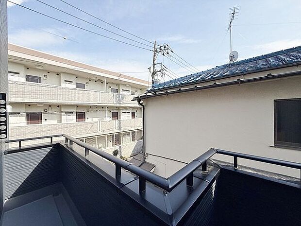 「眺望」穏やかな街並みを一望しながら、爽やかな風と柔らかく降り注ぐ陽光を感じて頂けます。