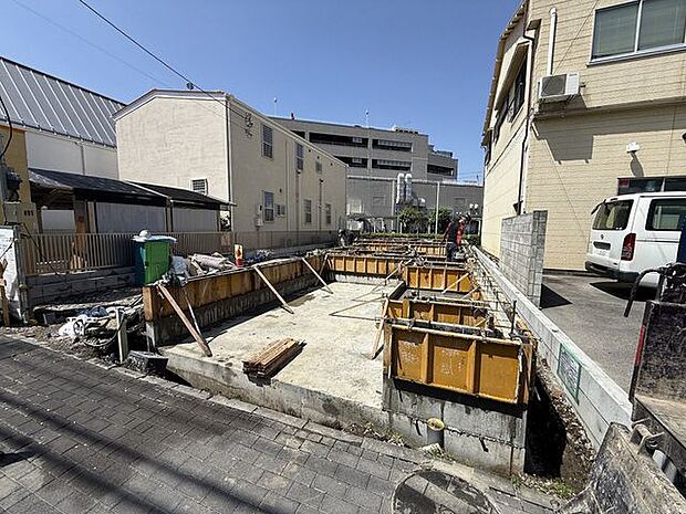 物件の陽当りや通風・仕様設備やお部屋の大きさの比較、近隣・周辺環境や街並みなど、資料には掲載していない情報が現地にはたくさんあります。　是非一度、現地をご確認ください。