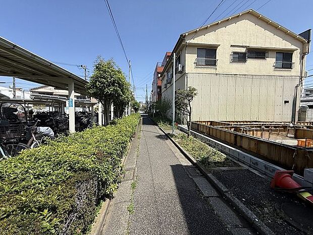 今日も、明日も、この街で、きっと誰かがしあわせになる物語が描かれていくはずです。同じ風景が毎日365日、まったく違う顔を見せてくれる。爽快な風も毎日やさしく頬をなででくれます。