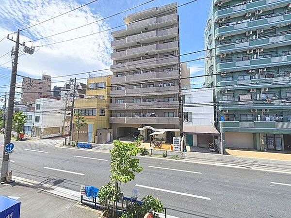 「眺望」穏やかな街並みを一望しながら、爽やかな風と柔らかく降り注ぐ陽光を感じて頂けます。