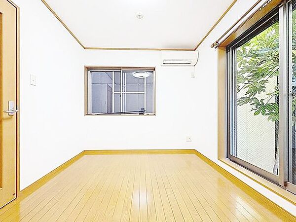 「自分らしい家造りを楽しめる」落ち着いたカラーコーディネートの室内。インテリアやファブリックで、オーナー様好みのテイストデザインを取り入れて頂けます。