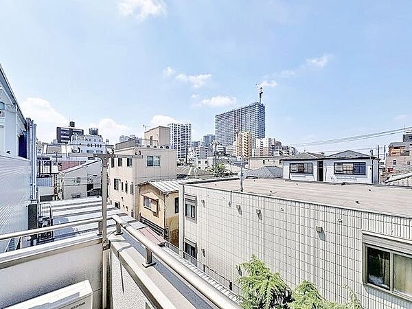 「眺望」心地よい風を感じながら、青空を眺め一息つくことのできる住空間です。