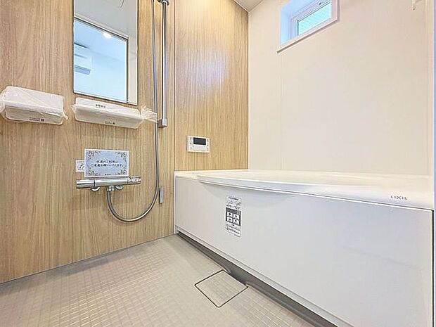 「一日の疲れをリフレッシュ。快適バスルーム。」癒しの空間バスルームです。天気に左右されずに洗濯物を乾かせる、浴室乾燥機・オートバス機能付きです。