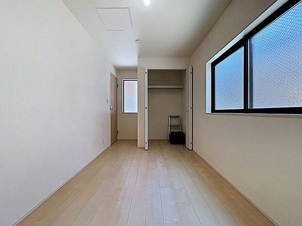 「明るい居室」温もりある自然光を感じていただける居室です。
