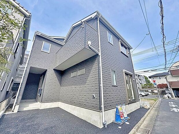 「〜2階建て4LDK〜」快適に過ごす条件は、一人ひとり違います。だからこそ飾り過ぎないシンプルな内装と偏り過ぎないデザインで統一しております。