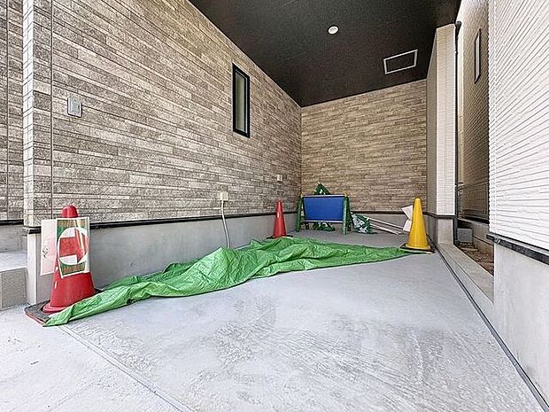 「ビルトインガレージ」車を風雨からしっかりと守ってくれるビルトインガレージです。
