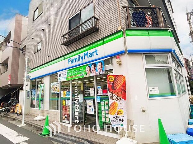 徒歩8分。ファミリーマート 江東北砂店 590m