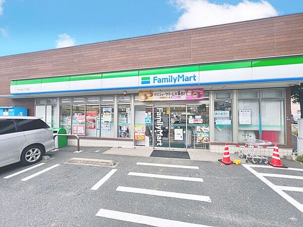 「ファミリーマート　市川北方2丁目店」 642m
