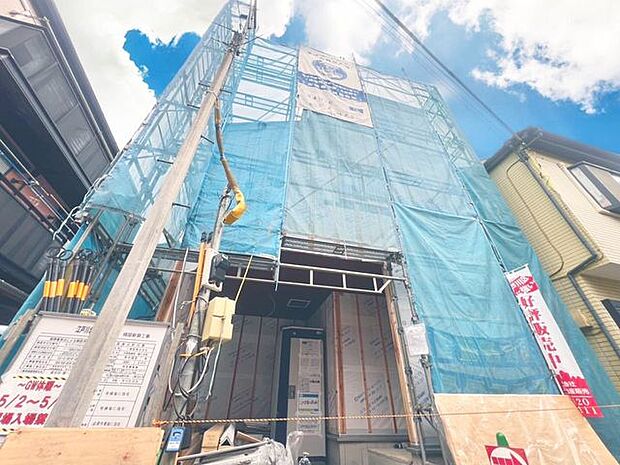 帰宅途中にショッピングやカフェを楽しんだり、利便性の良いこの地の生活は人々を魅了します。心行くままに季節の流れを感じ、ゆったりとした一時を。時間の流れを取戻し、休日はスローライフを。