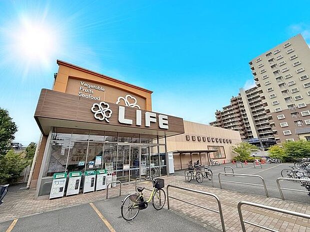 ライフ奥戸街道店 750m