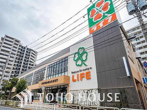 徒歩4分。ライフ東砂店 290m