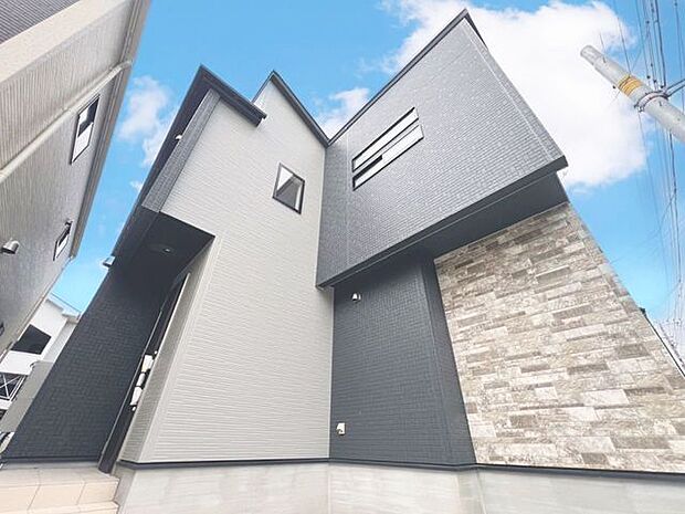 「～2階建て4LDK～」建物面積109平米のゆとりある4LDKプラン。食洗機など、生活を彩る設備が充実。広々19帖のLDKには、ご家族皆様の笑顔が溢れます。