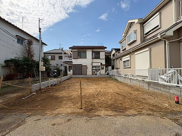 「現況」快適に過ごす条件は、一人ひとり違います。だからこそ飾り過ぎないシンプルな内装と偏り過ぎないデザインで統一しております。居住していく中でオーナー様だけのマイホームに創り上げて下さい。