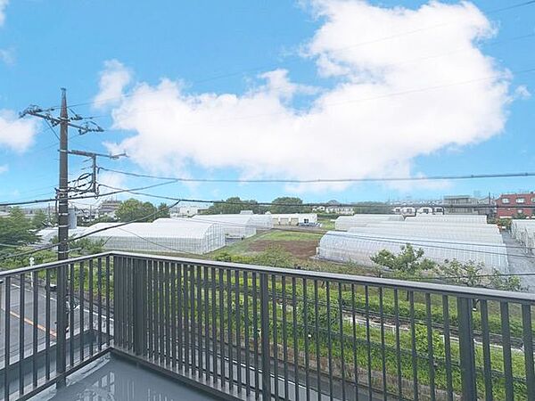 「眺望」穏やかな街並みを一望しながら、爽やかな風と柔らかく降り注ぐ陽光を感じて頂けます。