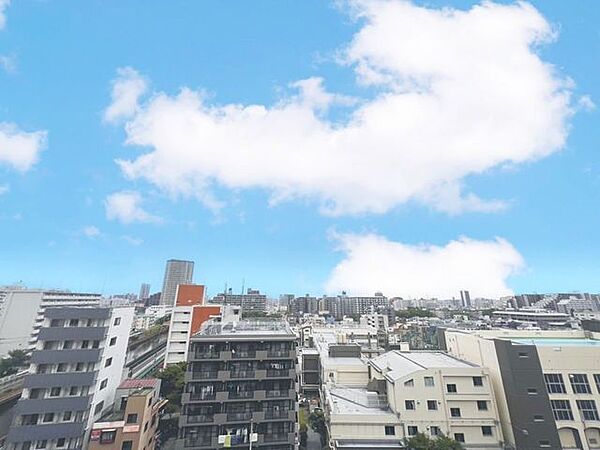 「眺望」穏やかな街並みを一望しながら、爽やかな風と柔らかく降り注ぐ陽光を感じて頂けます。