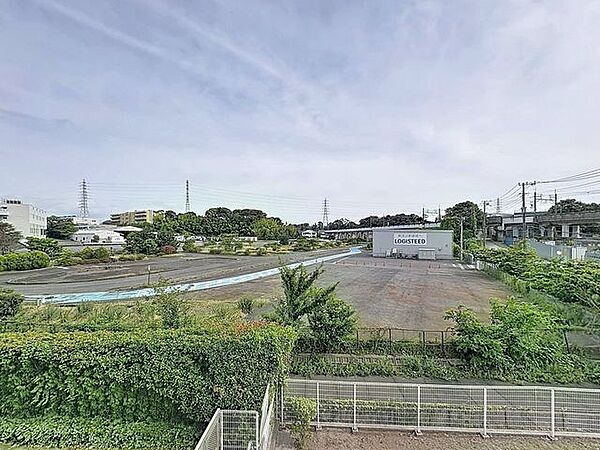 「眺望」心地よい風を感じながら、青空を眺め一息つくことのできる住空間です。