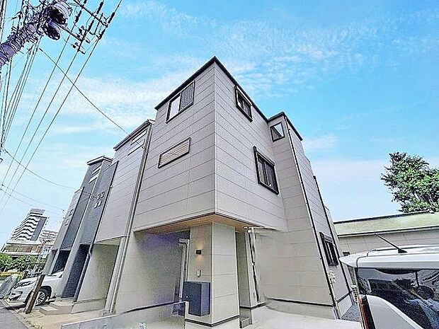 「~3階建て4LDK~」建物面積105平米のゆとりある4LDKプラン。食洗機・など、生活を彩る設備が充実。広々18帖のLDKには、ご家族皆様の笑顔が溢れます。