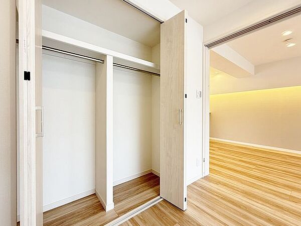 「収納」全ての居室にクローゼットを完備しております。