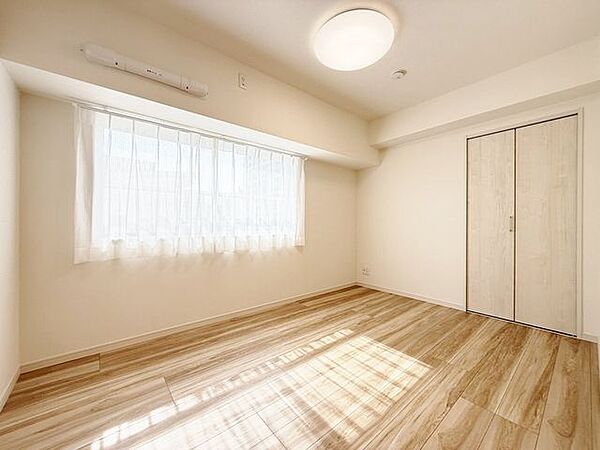 「明るい居室」温もりある自然光を感じていただける居室です。