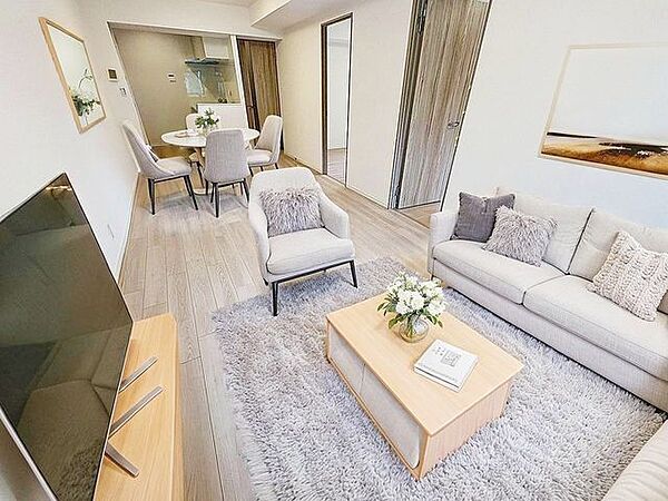 「インテリア映えする内装。」お部屋全体が優しく柔らかな色合いとなっています。（画像内の家電・家具等はCGです。本物件には付帯されません。）