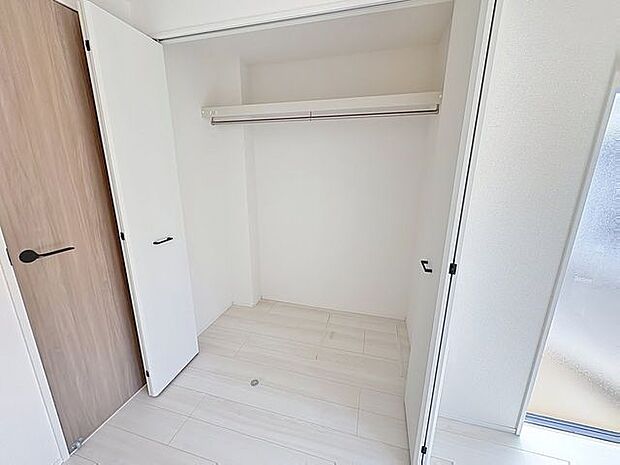 「収納」全ての居室にクローゼットを完備しております。