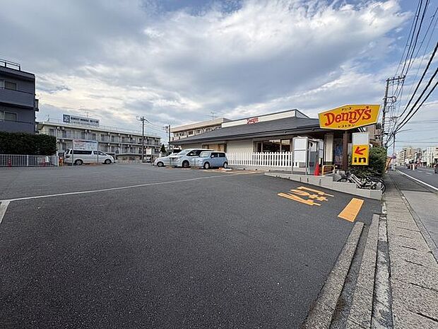 徒歩11分。デニーズ南行徳店 860m