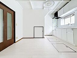 家族が寛ぐ癒しのナチュラルデザイン住宅