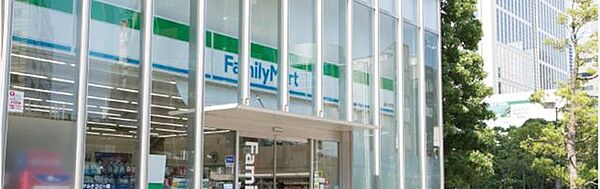 ファミリーマート台東池之端店 110m