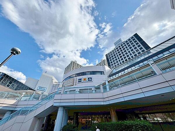MONA新浦安 徒歩3分。モナ新浦安 240m