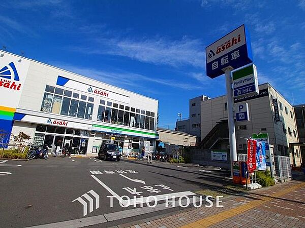 ファミリーマート 東砂七丁目店 211m