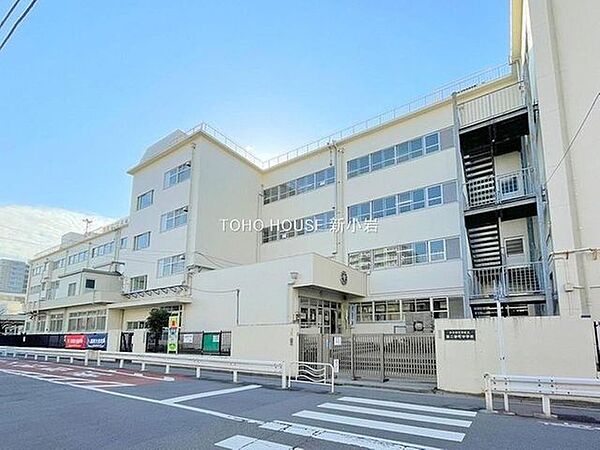 江東区立第二砂町中学校 700m
