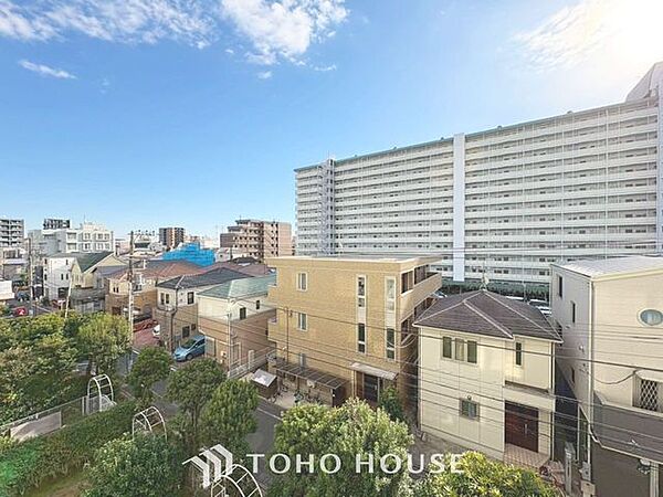 「眺望」心地よい風を感じながら、青空を眺め一息つくことのできる住空間です。