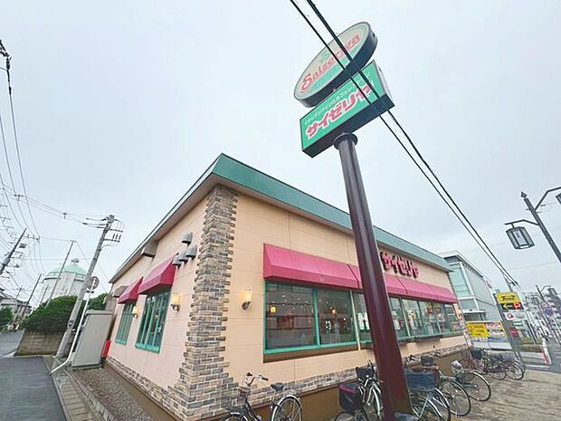 徒歩7分。サイゼリヤ松戸矢切店 540m