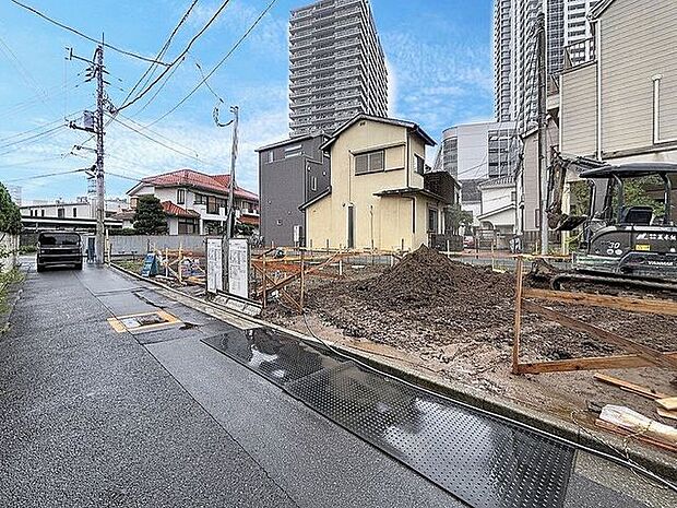 「前面道路」西側　約4m私道