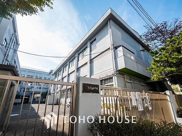 江戸川区立西葛西中学校 720m