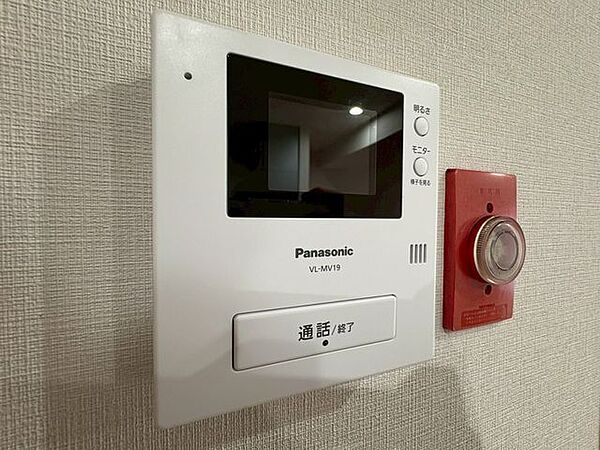 「TVモニター付きインターホン」