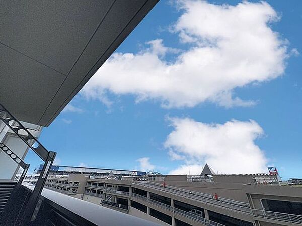 「眺望」穏やかな街並みを一望しながら、爽やかな風と柔らかく降り注ぐ陽光を感じて頂けます。