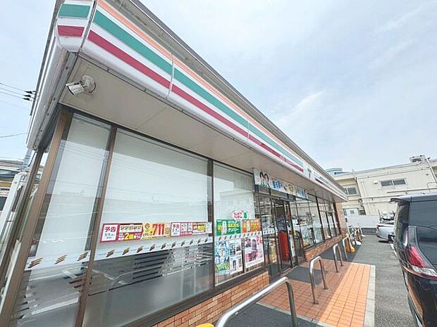 徒歩2分。セブンイレブン江戸川船堀西店 150m