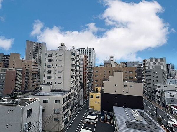 「眺望」穏やかな街並みを一望しながら、爽やかな風と柔らかく降り注ぐ陽光を感じて頂けます。