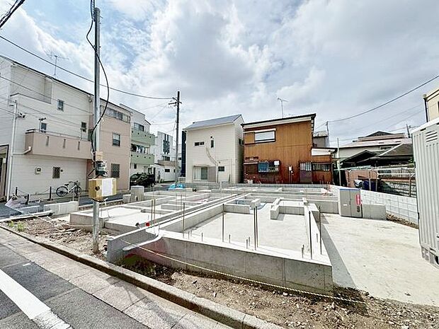 「現況」快適に過ごす条件は、一人ひとり違います。だからこそ飾り過ぎないシンプルな内装と偏り過ぎないデザインで統一しております。居住していく中でオーナー様だけのマイホームに創り上げて下さい。