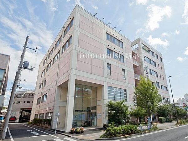 徒歩10分。平成立石病院 750m