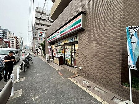 徒歩2分。セブンイレブン台東日本堤店 130m